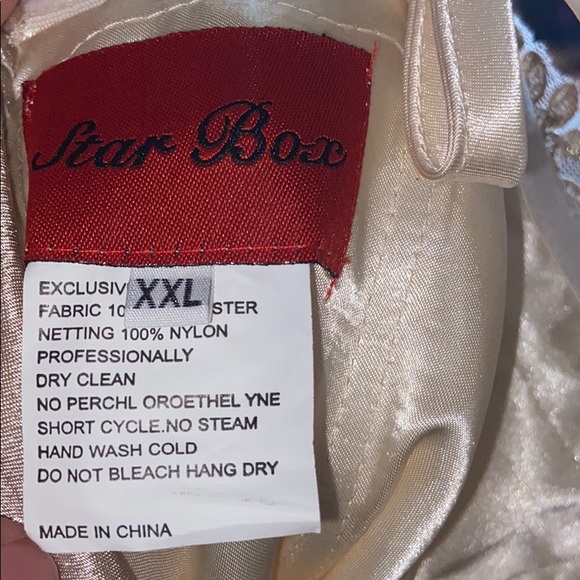 Dress - Picture 6 of 6